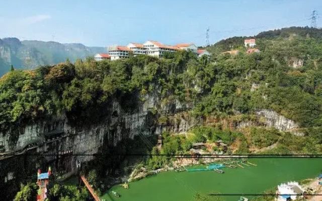Longquan Hotel