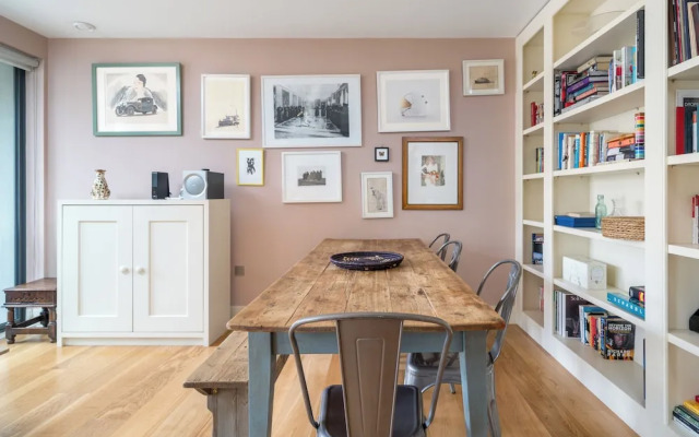 Superb Artists Flat w Free Parking