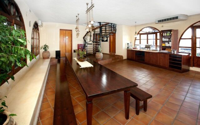 Giorgi's Blue Apartments