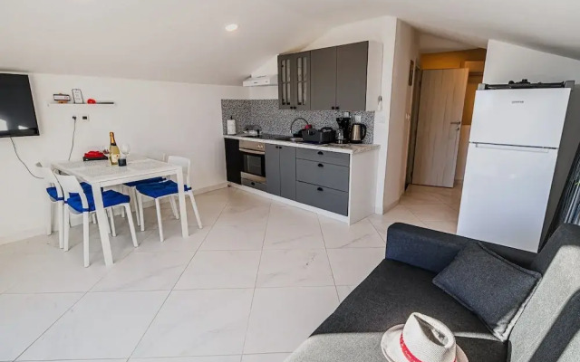Sleek and Stylish Umag Apartments With Sea View