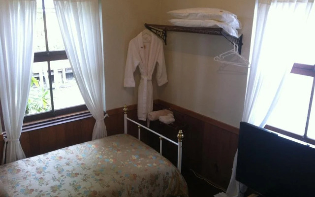 Celestial Dew Guest House, Day Spa, Retreat