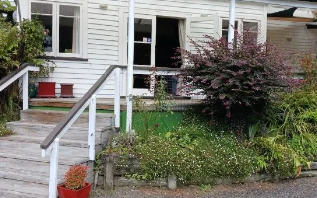 Magpie Cottage - Homestay B&B – Outside – Taumarunui