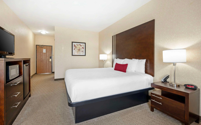 Best Western Plus Howe Inn