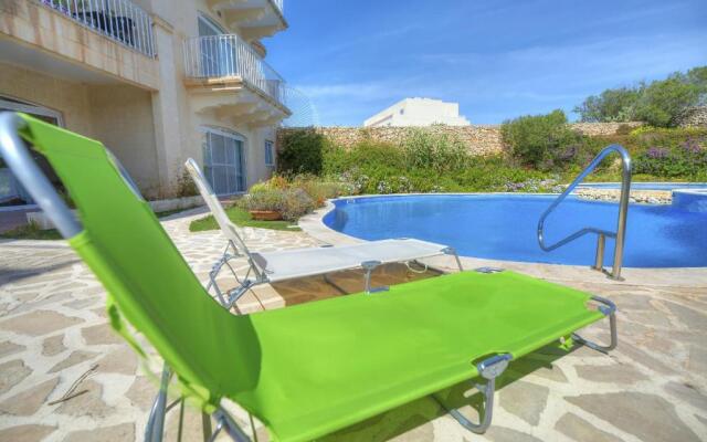 Modern and spacious 2 bedroom apartment with communal outdoor pool GZ-SMEL1-1