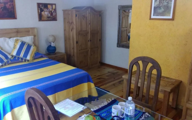 Mex Suites Casa Azul B&B