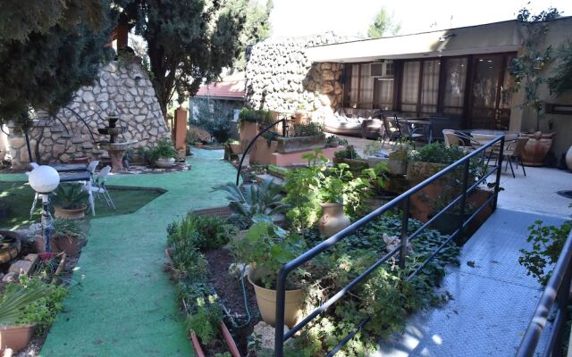 The Safed Inn