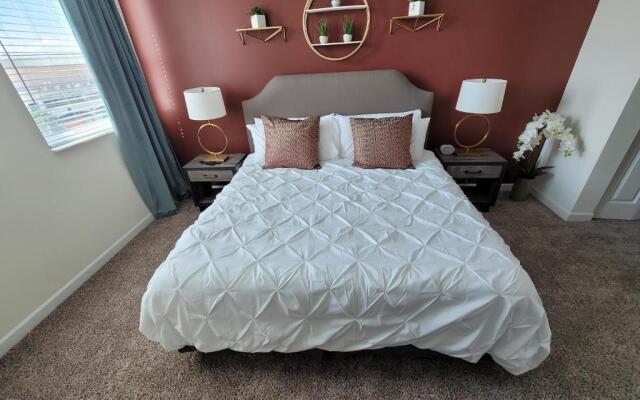 2br2bd, Downtown, Cal King