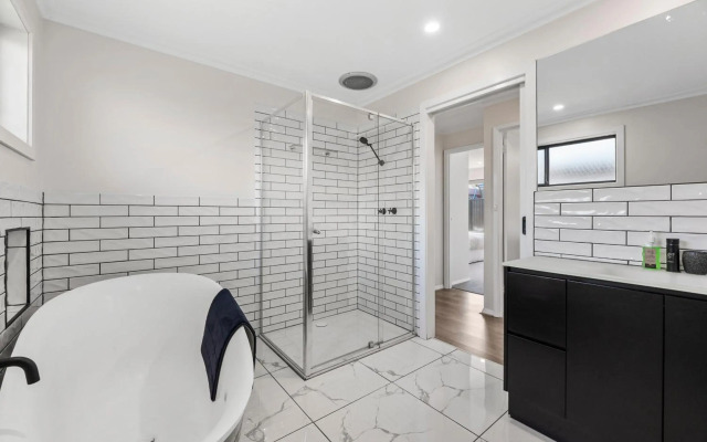 Tidal Waves on Lowe - Spacious and Pet Friendly!