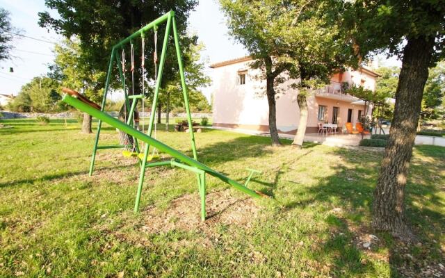 Nice Holiday House With Large Garden For 5 Persons Near Rovinj And Lim Bay