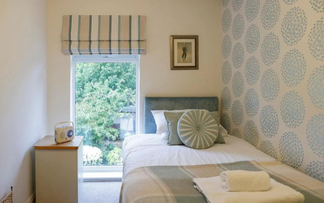 Stylish family home in desirable Penylan + Parking