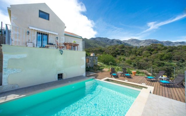 Villa Cretan View with Heated Swimming Pool