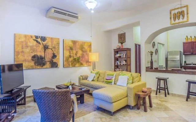 Magic, 1 block from Mamitas Beach by Tripintravel