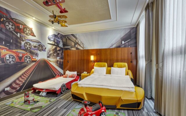 Golden Tulip - Aesthetics