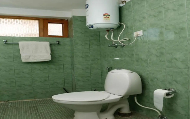 OYO 14402 Himalayan Villa
