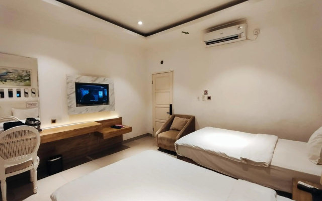 Chevilly Resort and Camp