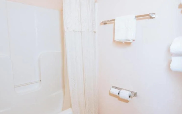 Our Guest Inn and Suites - Downtown