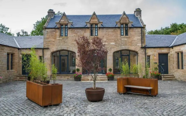 Stunning Edinburgh 1820s stables converted studio
