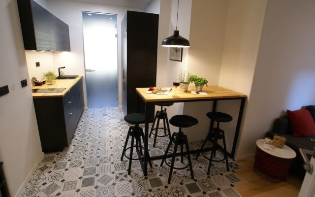 Fingerprint Tree Apartment