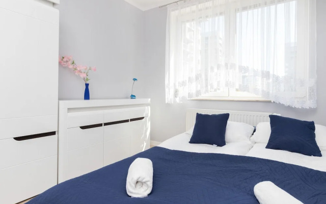 Gdańsk Zaspa Apartment by Renters
