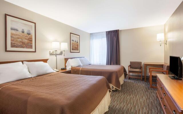 Travelodge by Wyndham Ottawa West