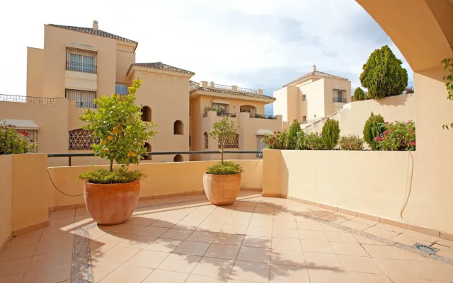 Charming Apartment With Pool