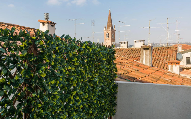 Panoramic Roof Apartment