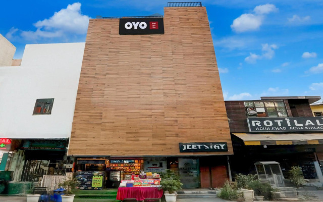 OYO Flagship 80461 R K Residency