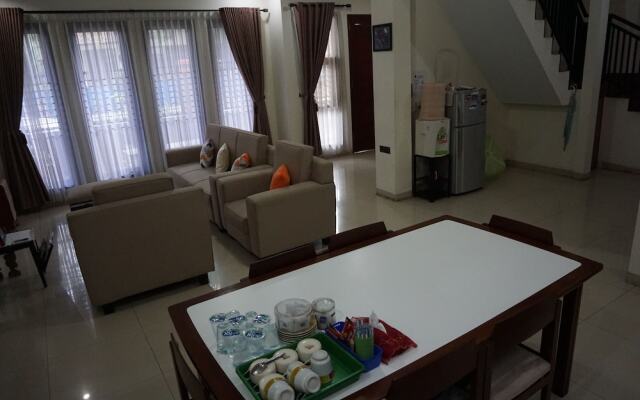 Rumah Sarwestri B&B