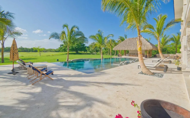 Luxury Villa With Heated Pool Jacuzzi Full Staff