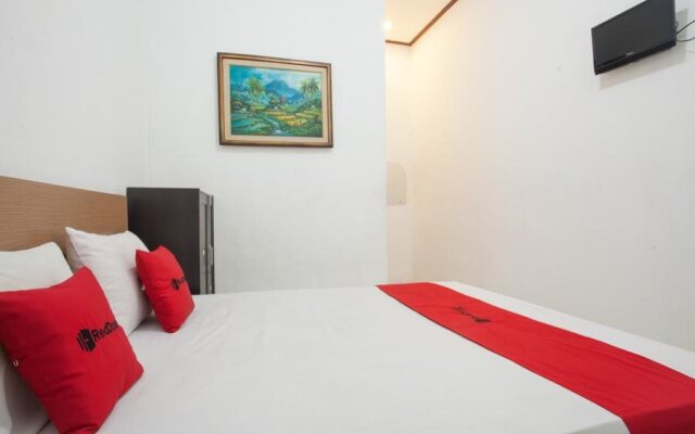 RedDoorz near Stadion Diponegoro Banyuwangi