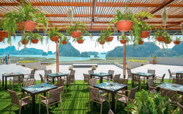 Beyond Skywalk Nangshi