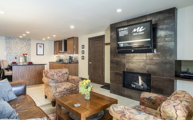 Scandinavian Lodge 03 2 Bedroom Condo by RedAwning