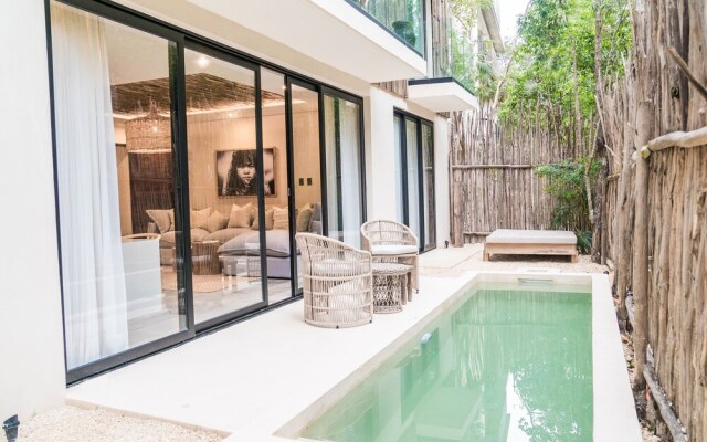 Kataleya Garden 103 By Lockey