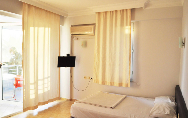 Rose Hotel