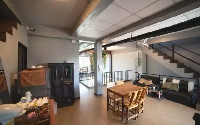 OYO 465 Krung Kao Traveller Lodge (Vaccinated Staff)