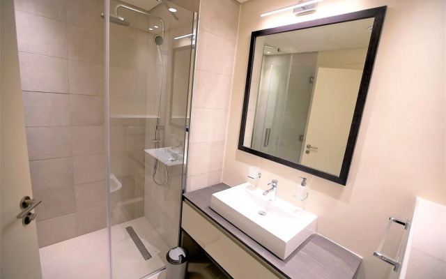 Stunning Studio With Balcony at Park View Dubai