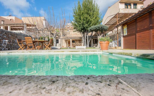 Pintor In Caimari With 3 Bedrooms And 2 Bathrooms