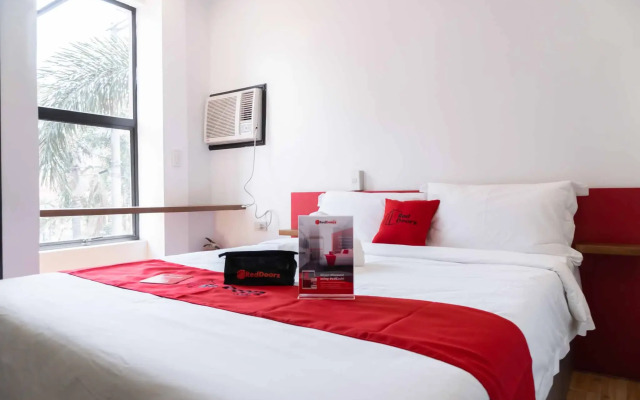 RedDoorz Plus Near Bamboo Organ Las Piñas