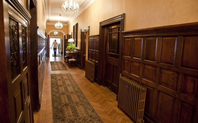 Rowton Hall Hotel and Spa