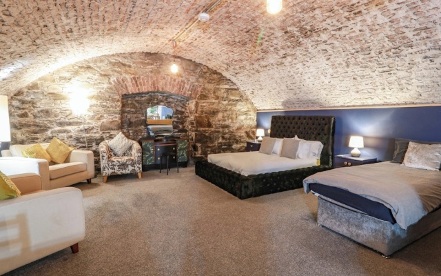 Gatehouse Studio Apartment