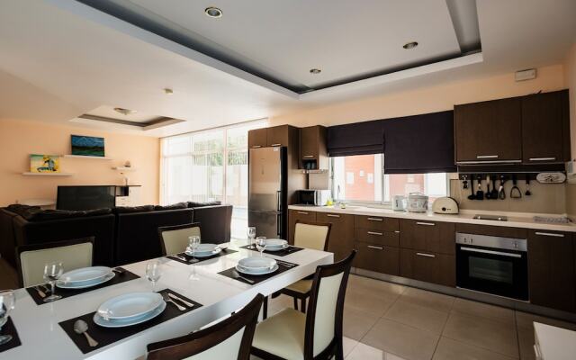 T.W. Marina Pool Villa Pattaya