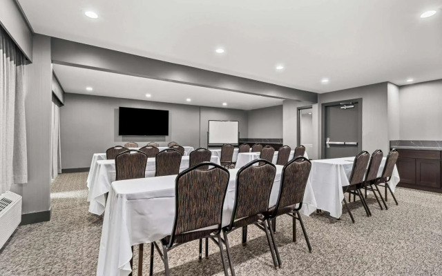 Hourglass Hotel, Ascend Hotel Collection