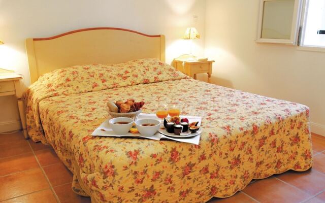 Attractive Holiday Home With two Bathrooms and a Jacuzzi