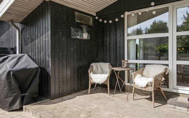 Modern Holiday Home With Large Terrace in Fanø