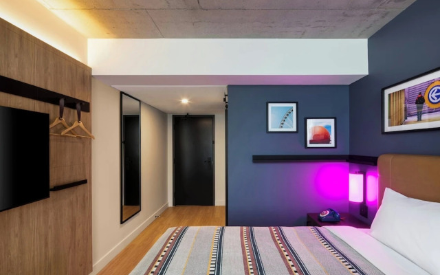 New Hotel Moxy Montreal Downtown