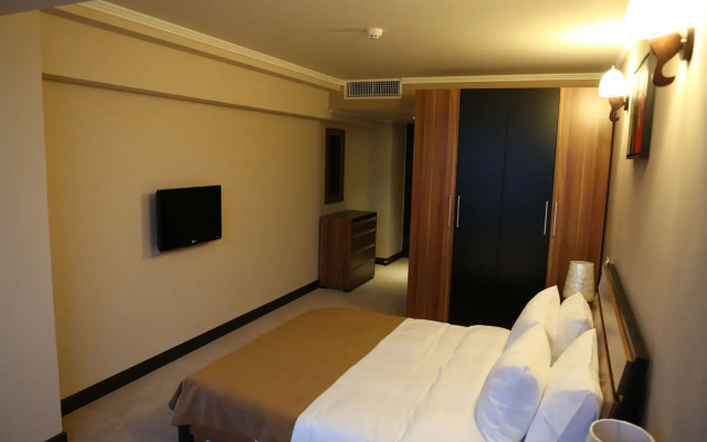 New Nairi Hotel