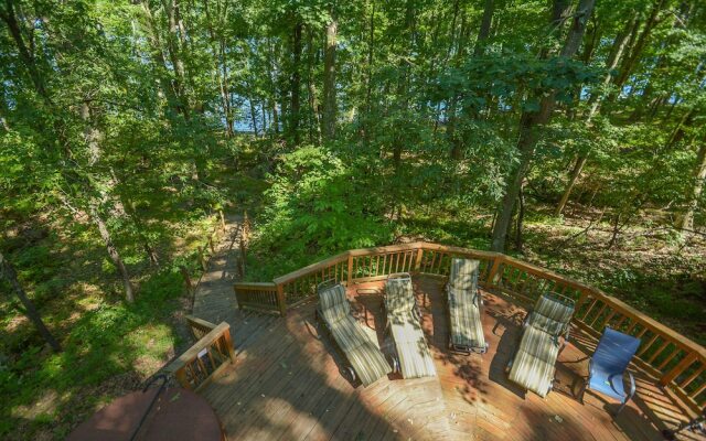 Retro Lake Landing 3 Bedroom House