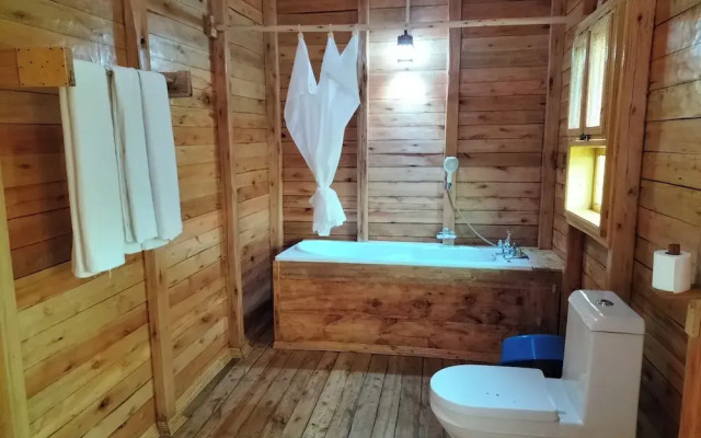 Engiri Game Lodge and Campsite