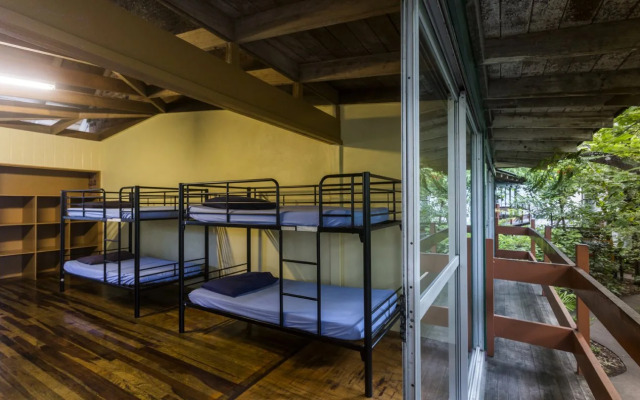 Magnums Airlie Beach