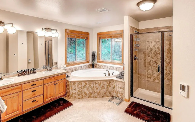 Evergreen Mountain Lodge